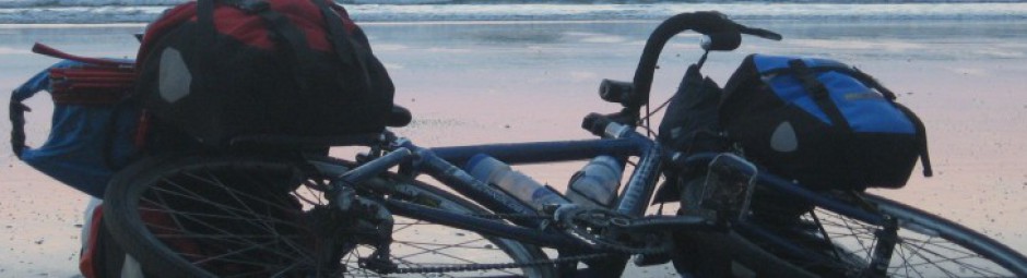långfärdscykel på strand